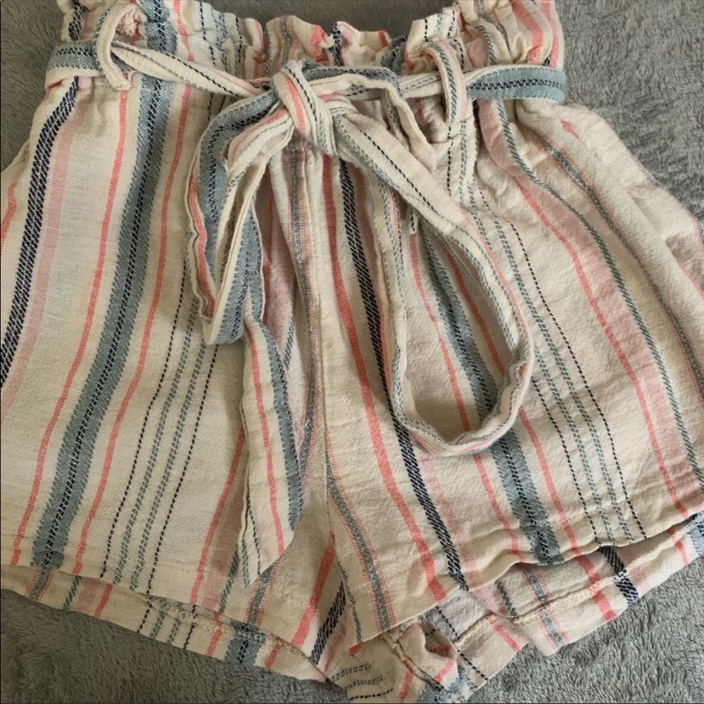 Cali stripped girls short .Size XS ,12. ( girls)